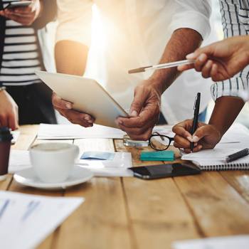 Kyocerafilosofin working at a coffee shop